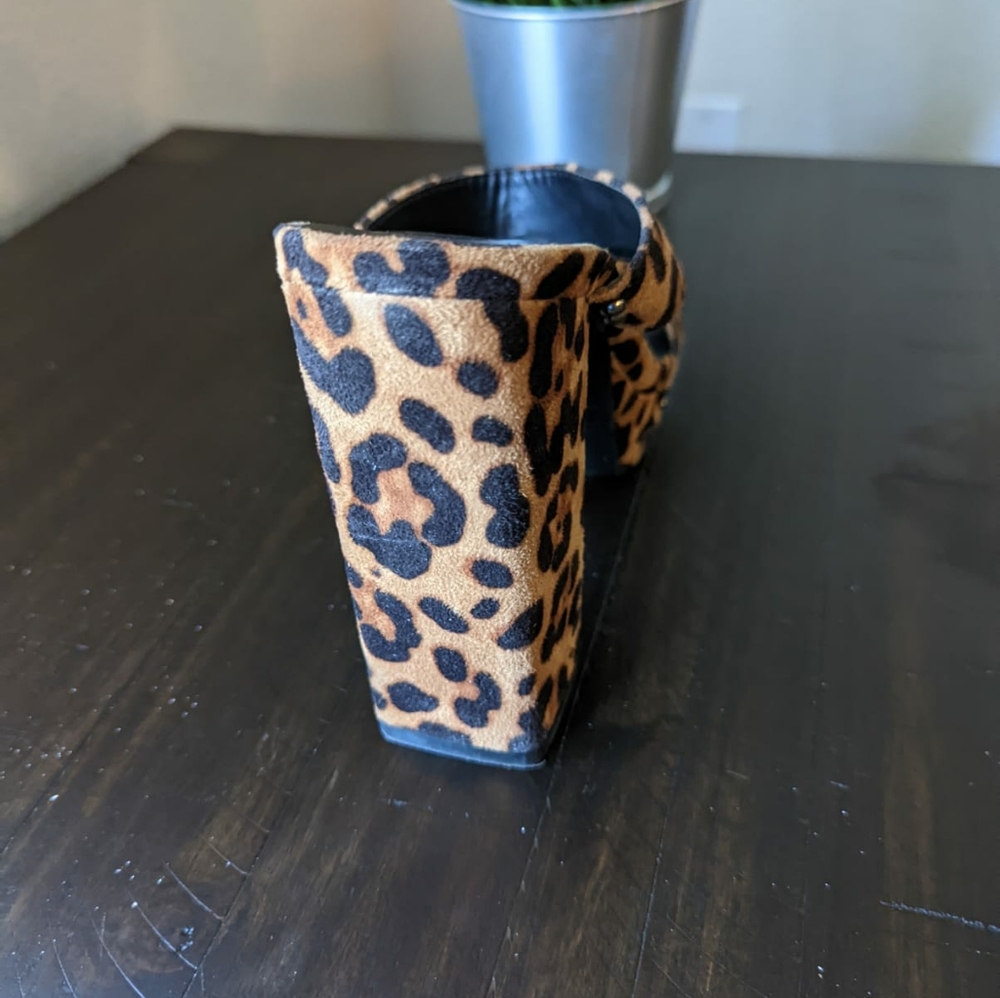 Leopard Pattern Heel - Picture 3 of 10
